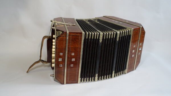 Alfred Arnold – bandonéon diatonique/bi-sonore